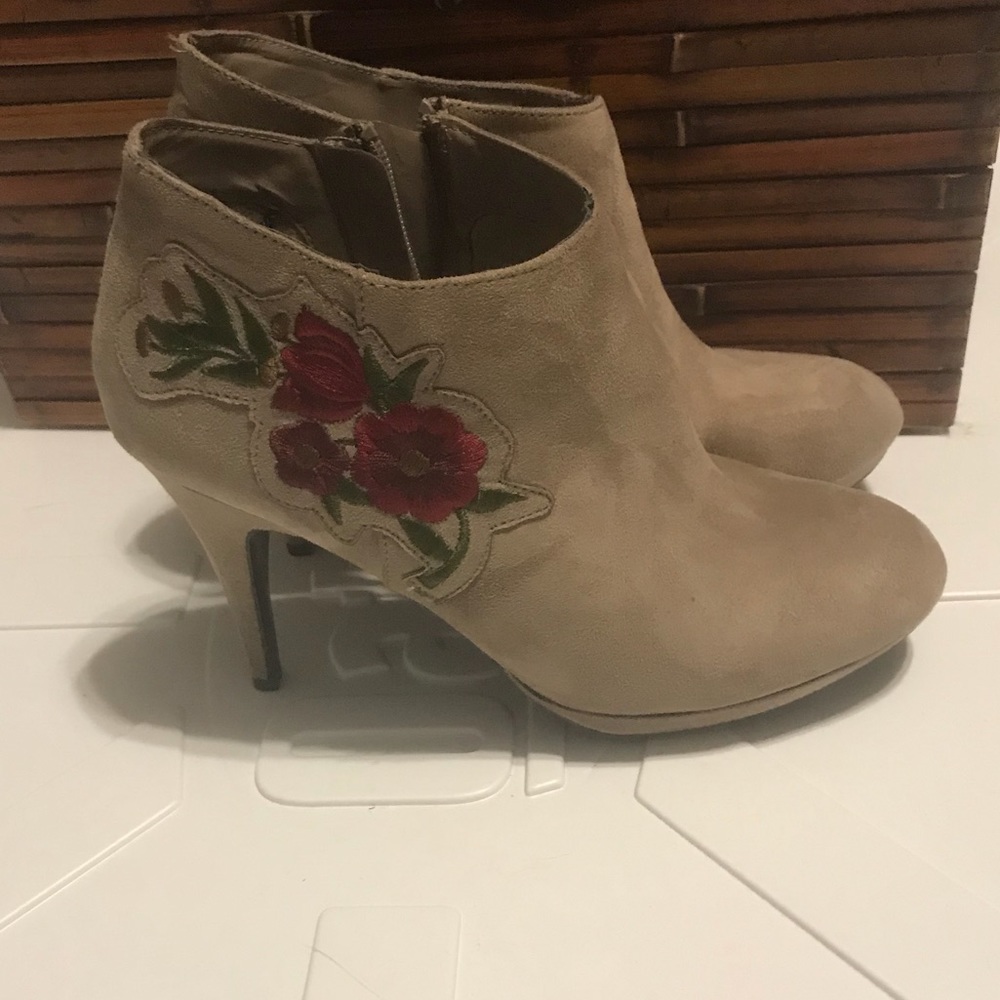 Floral embroidered ankle boots ( impo ) - Picture 2 of 6